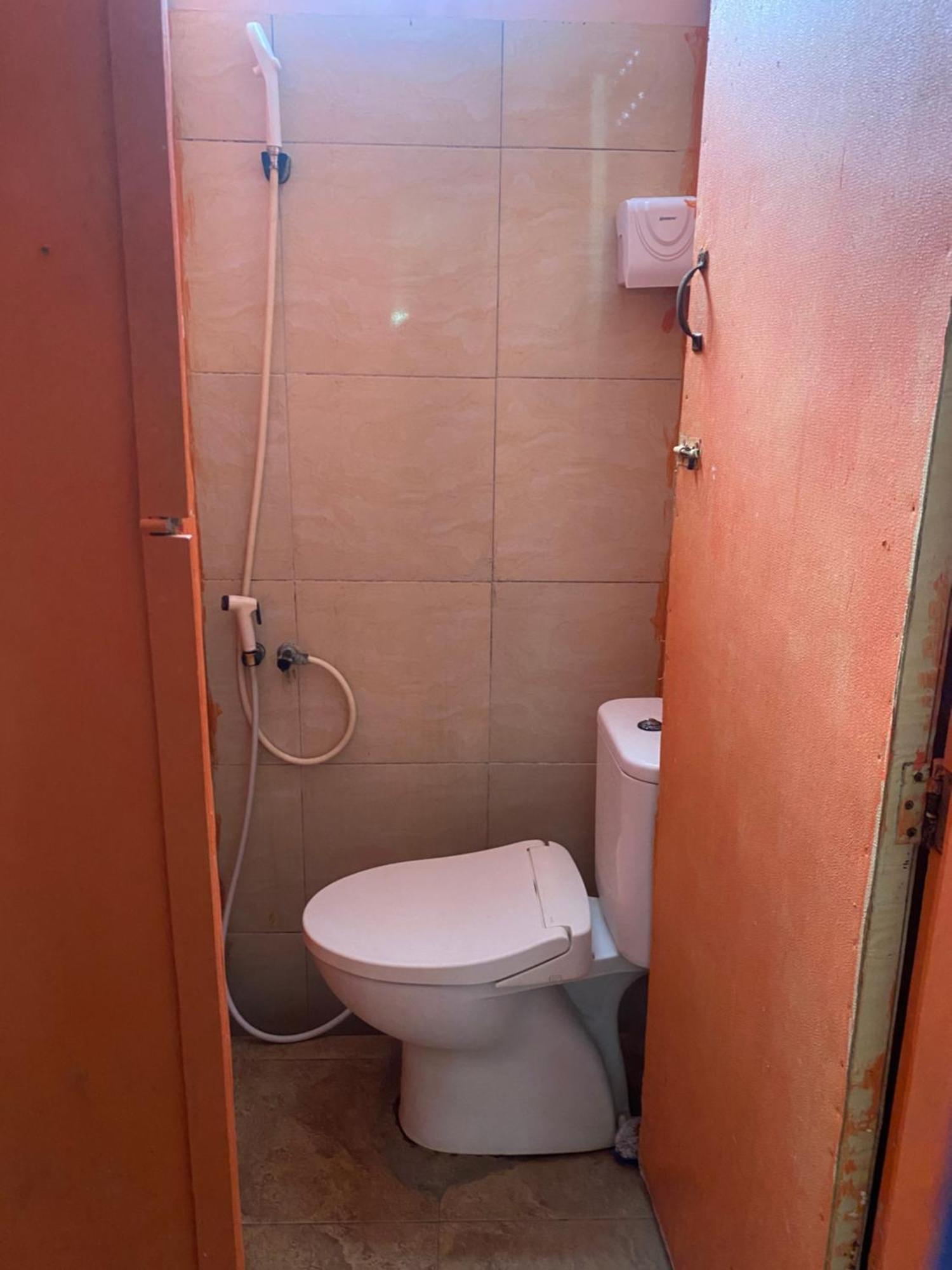 Cempaka Hostel Labuan Bajo Exterior foto